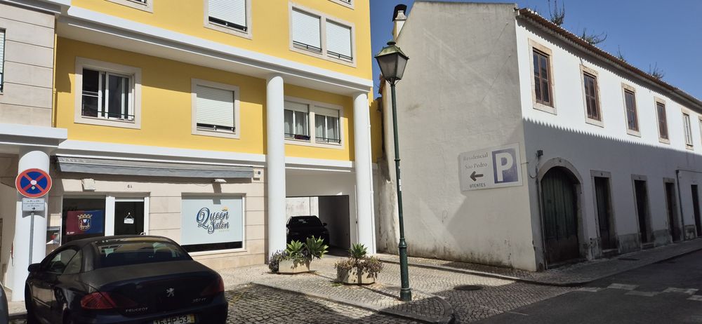 Espaço de estacionamento centro de Torres Vedras
