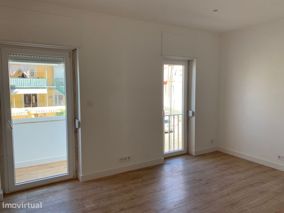 Luminoso apartamento T0 com 37 m2 para arrendar