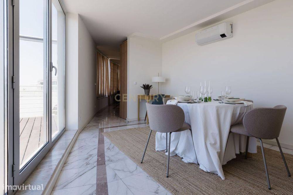 Penthouse com Vista Panorâmica sobre Lisboa e Monsanto | Campolide