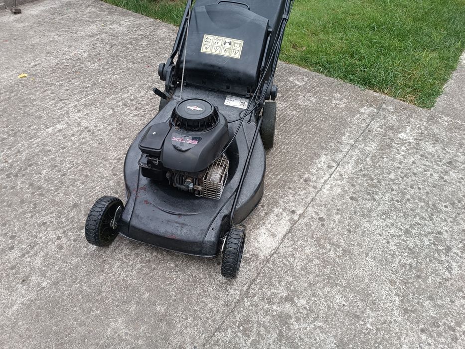 Газонокосарка Briggs Stratton самохідна