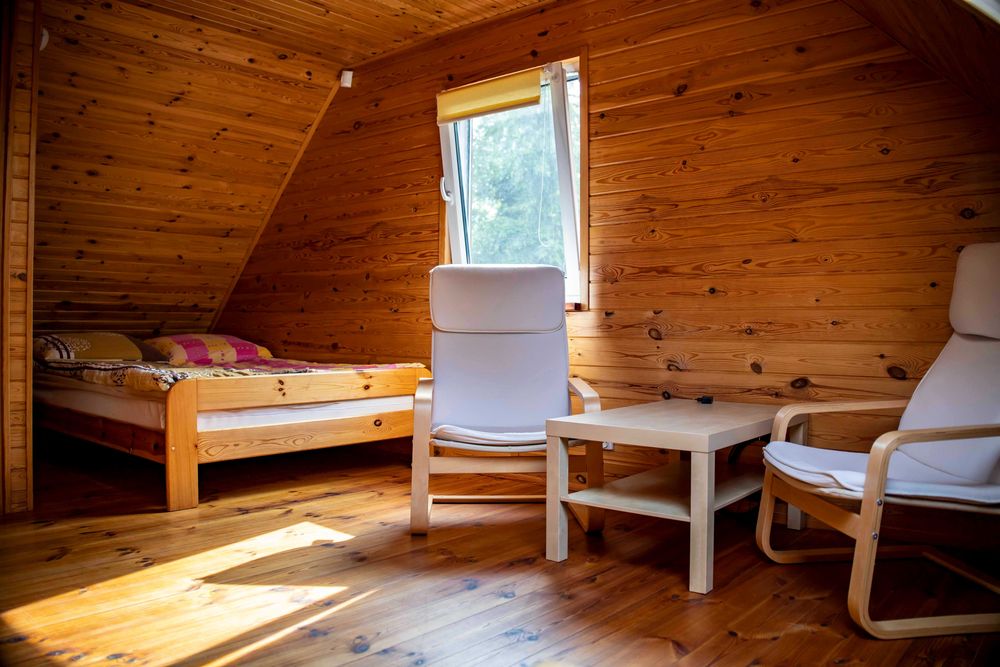 dom nad Saskiem z prywatnym pomostem.