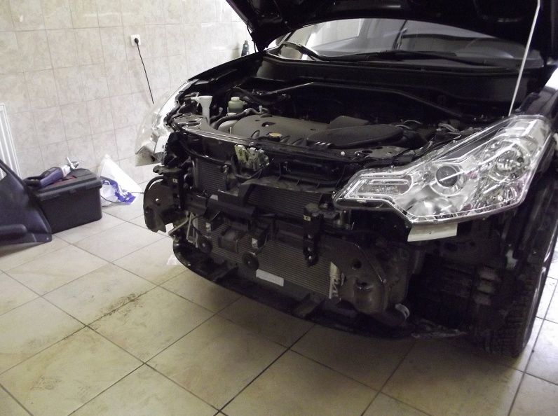 Установка алюминиевой сетки в бампер для защиты радиатора автомобиля ...