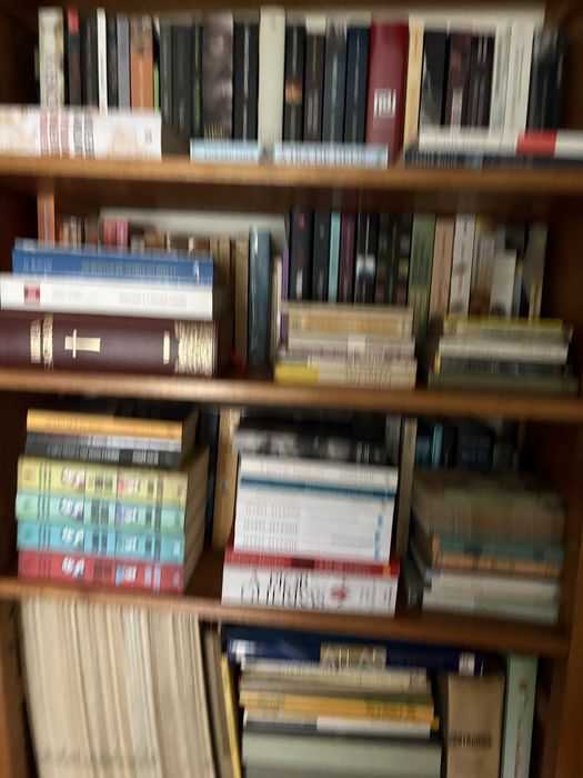 Livros enciclopedias e banda desenhada