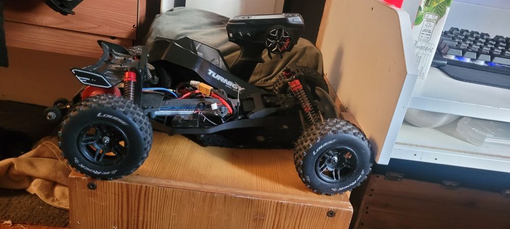 Rc turnigy andar bem como novo