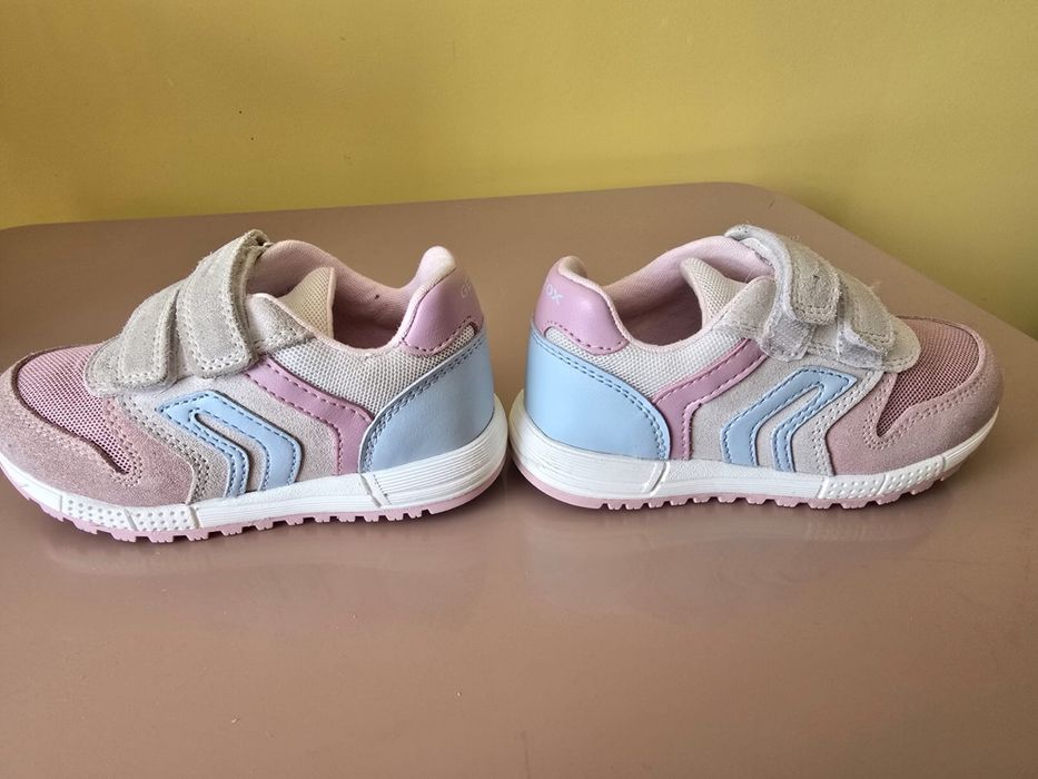 Дитячі кросівки Geox