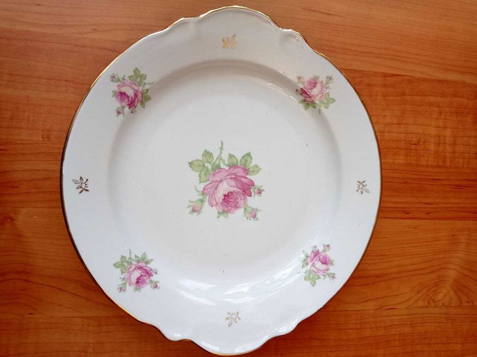 Фарфорове блюдо троянда