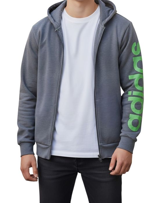 Meska szara bluza adidas 
Rozmiar M 
Stan dobry 
Szerokość od pachy do pachy 53 cm 
Dlugosc całkowita 67 cm