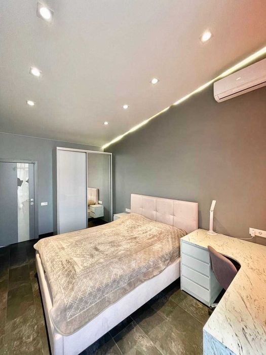 Продам пентхаус з РЕМОНТОМ. 3 кімнати. Газ. 2 ТЕРАСИ. ЖК На Прорізній