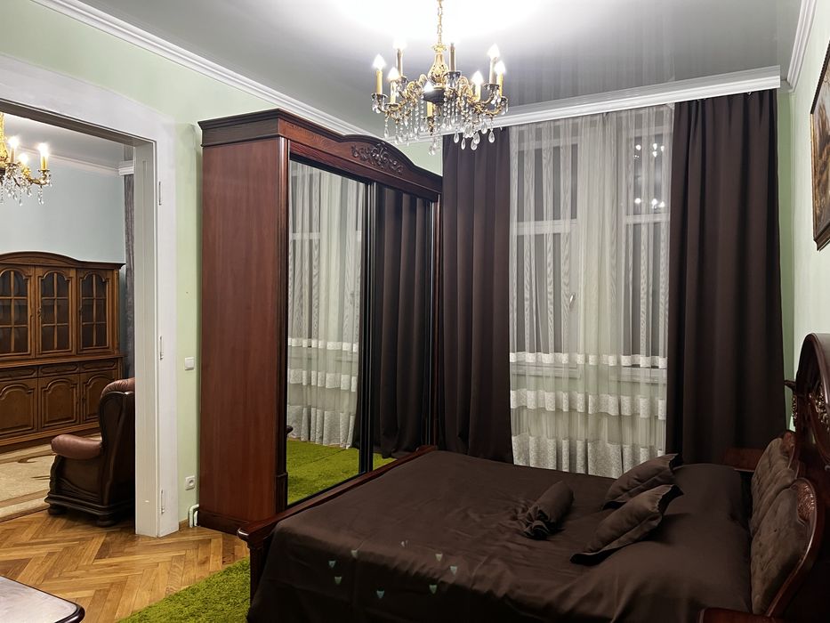 Здається на довготривалий термін квартира в центрі міста.