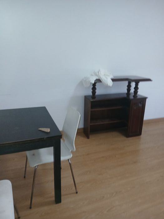 Quarto para alugar em Alfornelos, perto de Pingo Doce