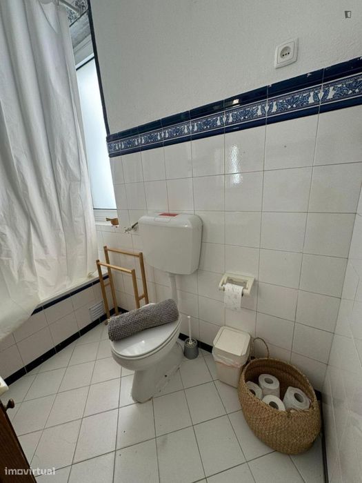 Quarto - localizado em Arroios Lisbon