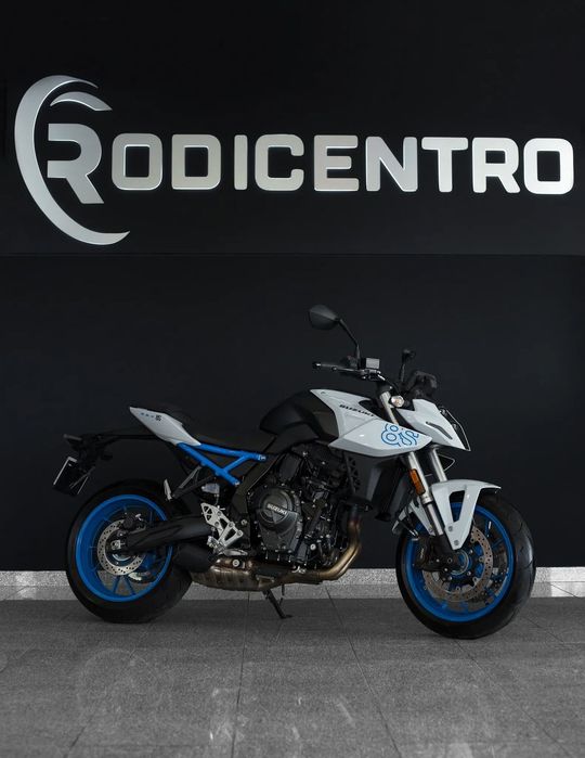 Suzuki GSX  8-S