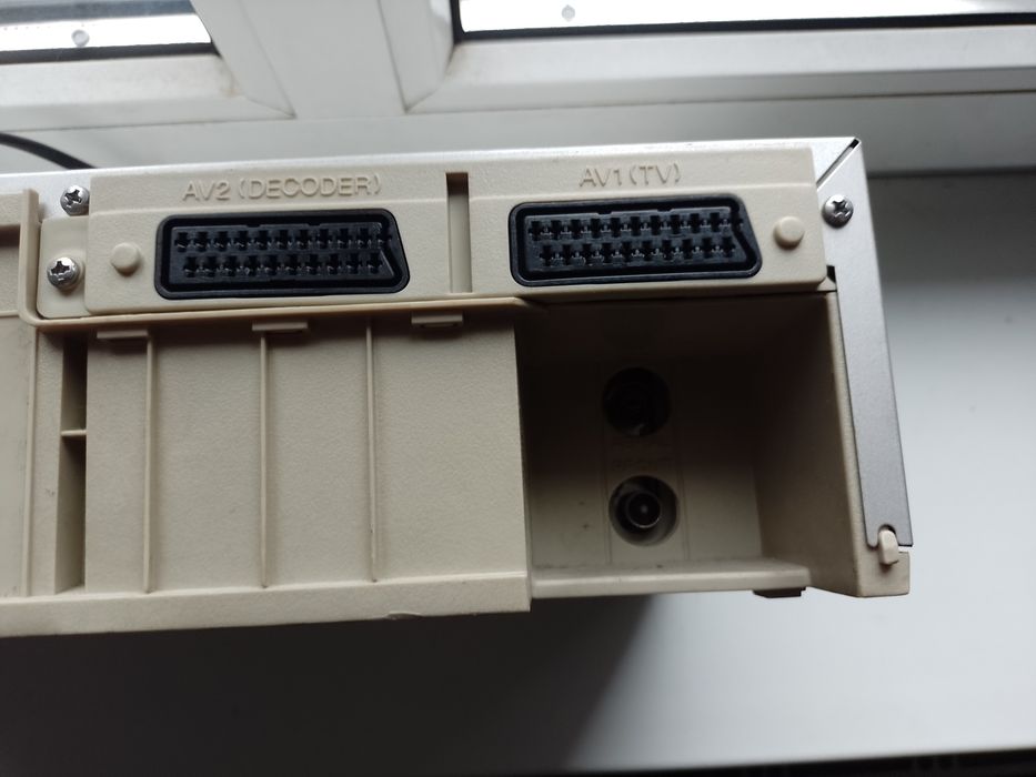 Odtwarzacz vhs Philips VR 550 wtyczka angielska brak pilota