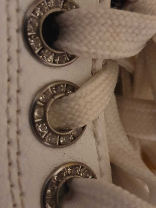 Buty białe dla dziewczynki, rozm. 25