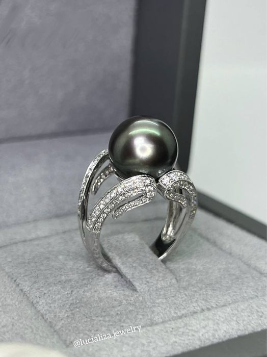 Кольцо с жемчугом  Белое золото 750 проба