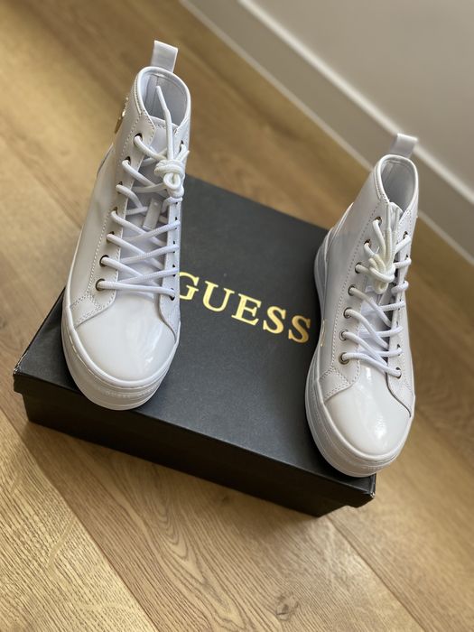 Sneakersy Guess r 38