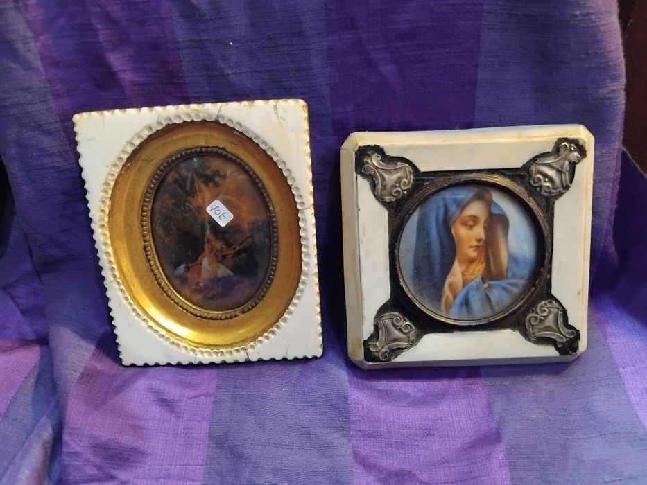 Duas miniaturas antigas com pinturas