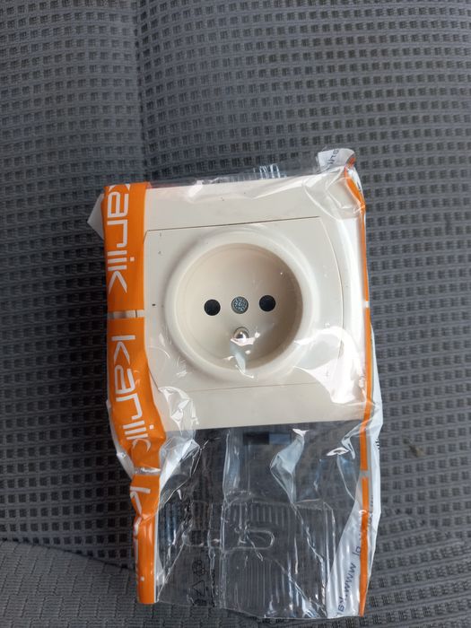 Різитка і включатель