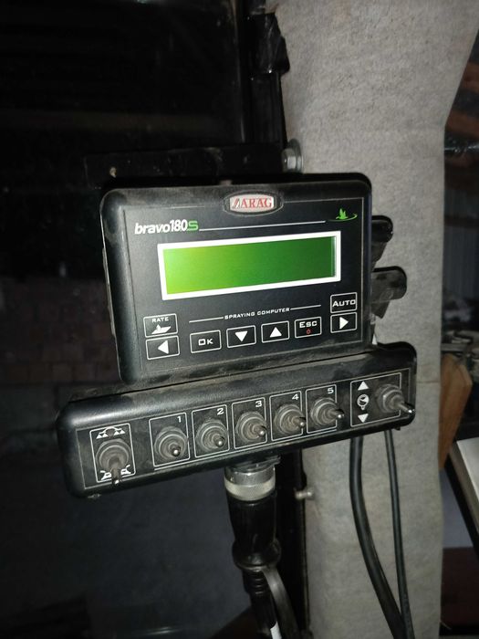 Opryskiwacz 1000 litrów   na Arag   Komputer 180S