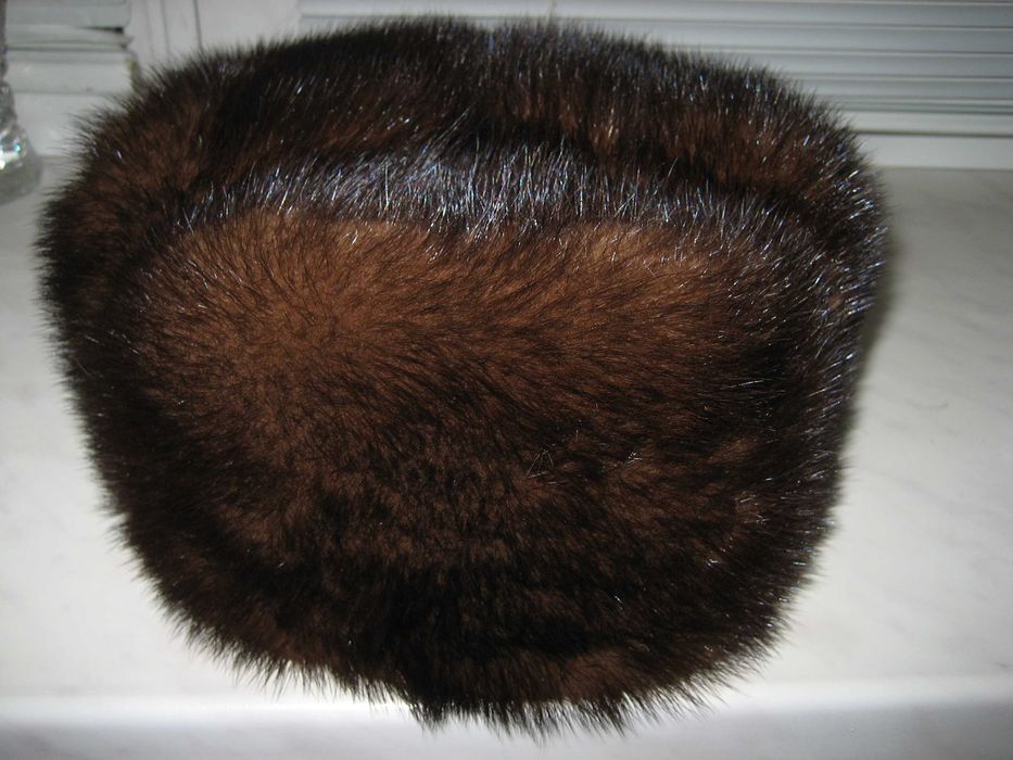 Шапка -обманка  женская из норки \фото\