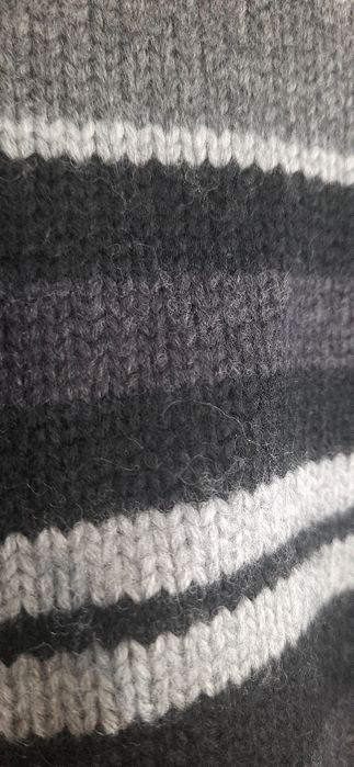 Светр з вовни мериноса дуже товстої в'язки