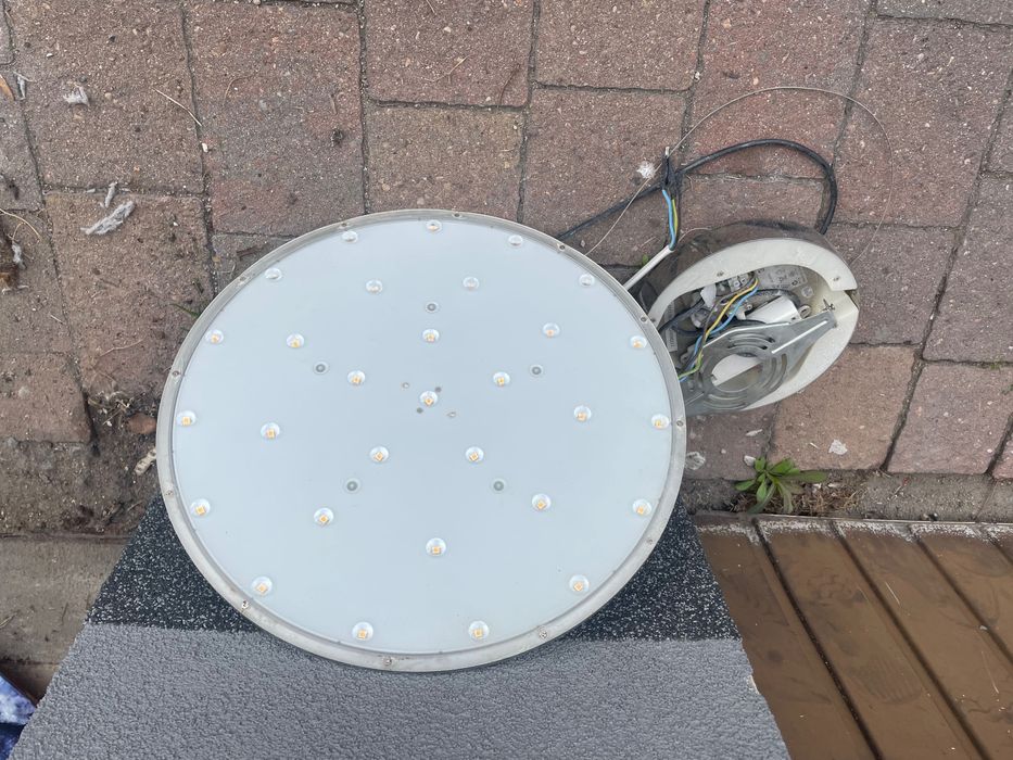 Lampa ledowa wiszaca sufitowa