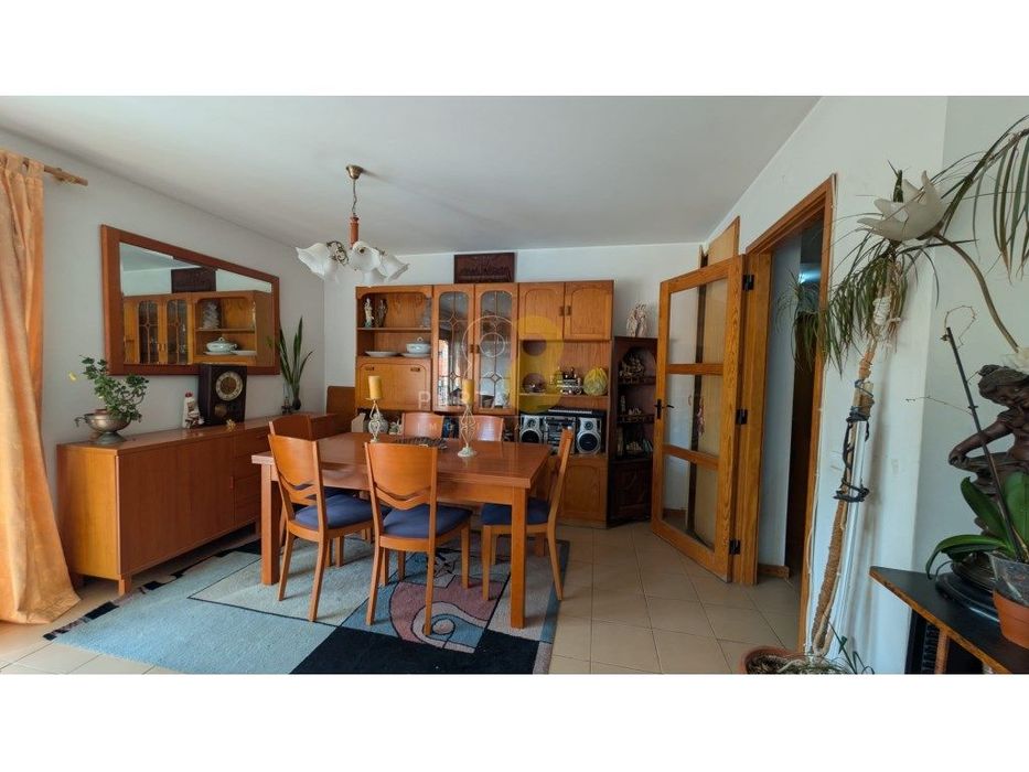 Apartamento T3 com Excelente Exposição Solar e Vistas Desafogadas