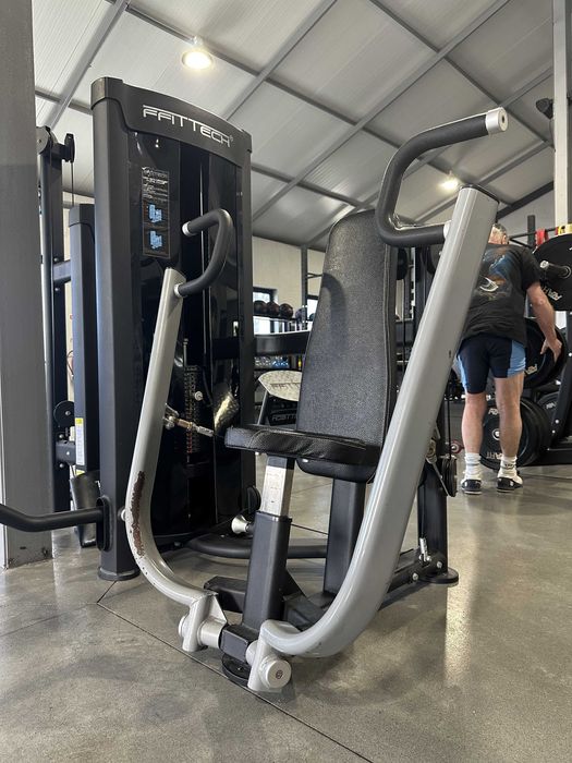 Máquinas profissionais de musculação ginásio