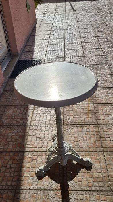 Mezinha Bristro française