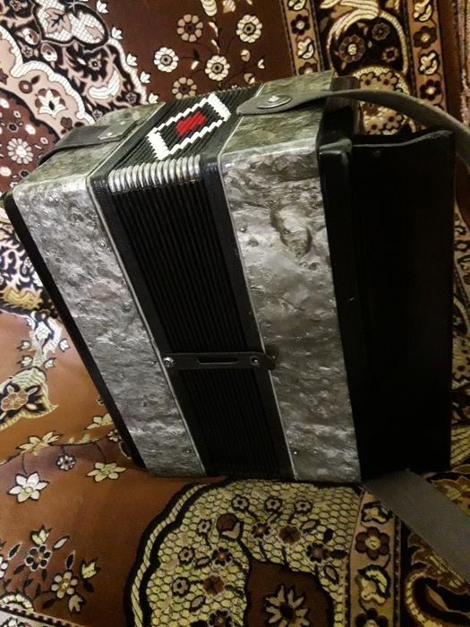 Продам Тульскую гармонь  3-4  голосую