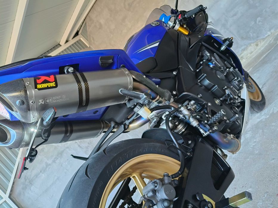Yamaha R1 Crossplane