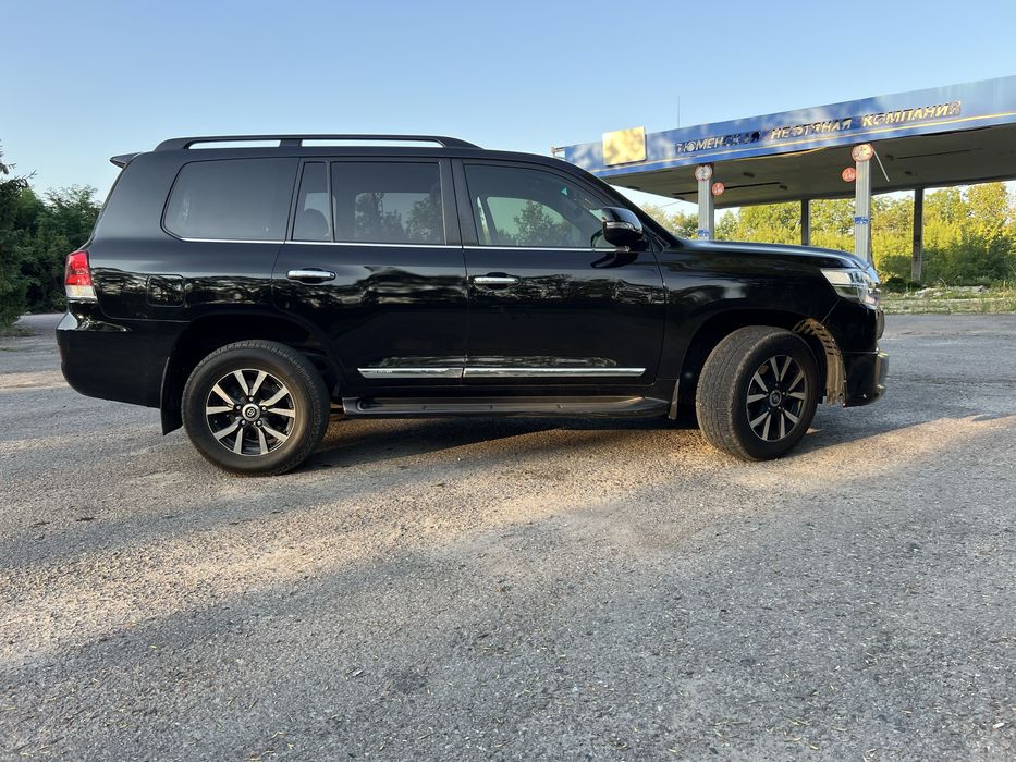 Продається Toyota Land Cruiser 200 2020 рік