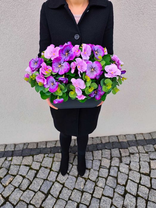 Stroik na grób, cmentarz, pomnik, kompozycja nagrobna,wiązanka, bratki