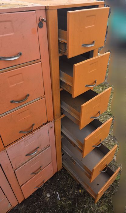 Szafki metalowe porządne  do domu lub warsztatu