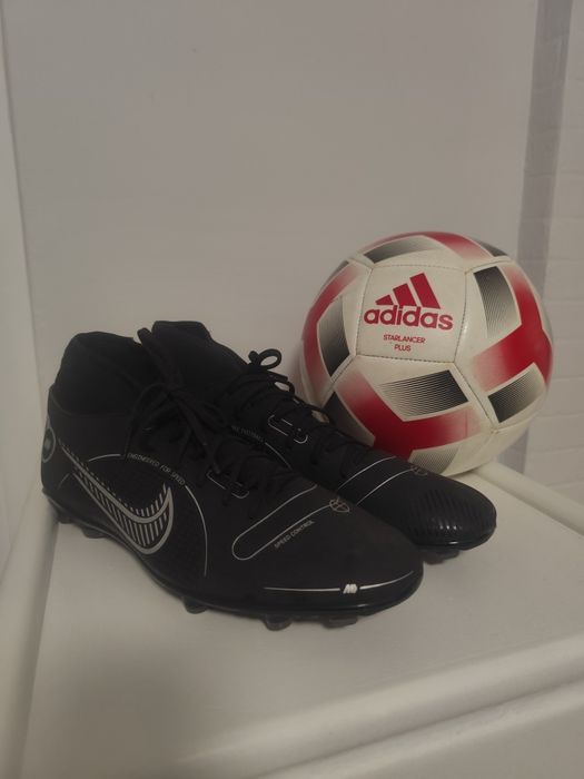 chuteira nike speed Control mais duas bolas futebol.