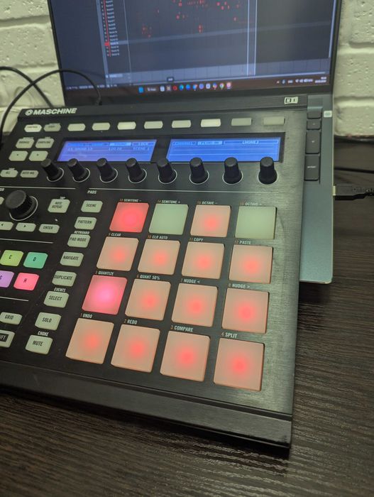 Native Instruments Maschine MK2 Black контроллер