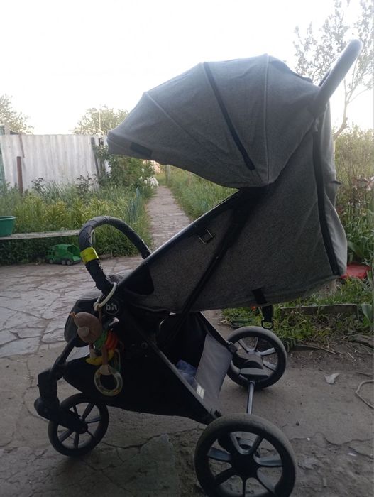 Продам прогулочную коляску, б/у
