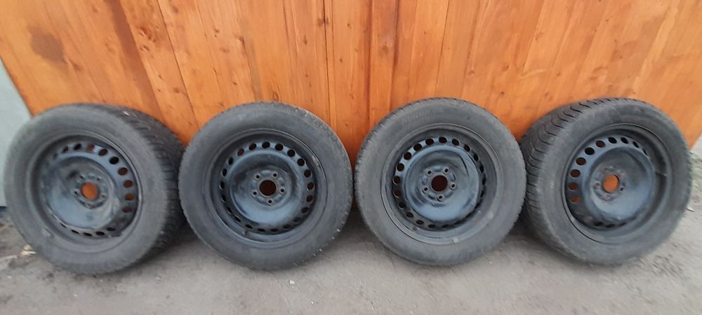Opony zimowe z felgami