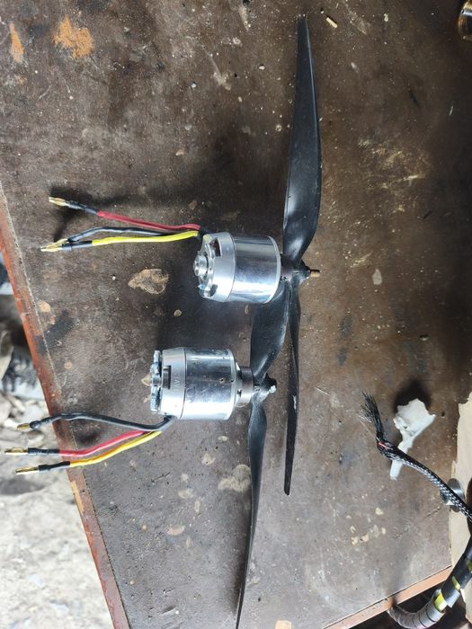 продам два мотора из молнии