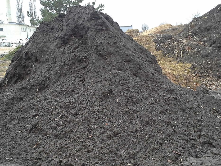 Ziemia kompostowa czarnoziem humus ziemia urodzajna