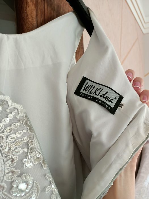 Ekskluzywna suknia studniówkowa z tiulem