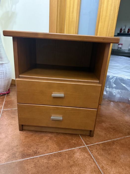 Mesinha de cabeceira