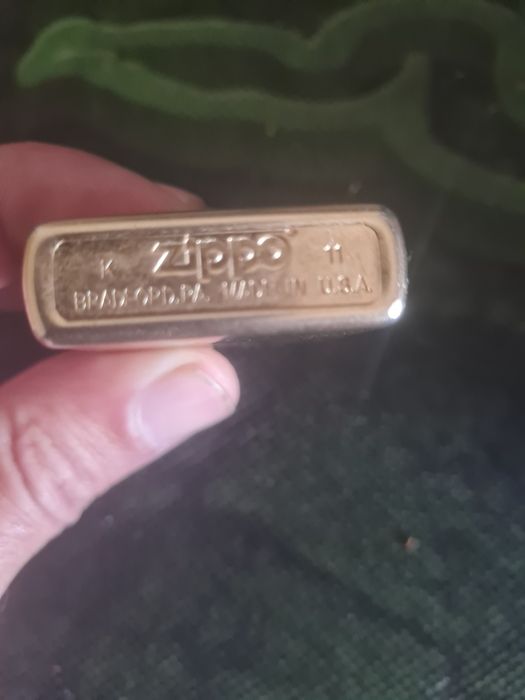Isqueiro zippo dourado