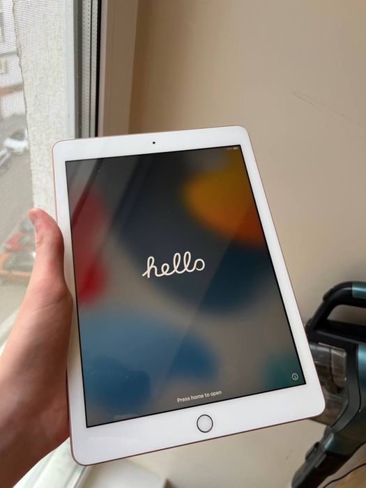 ipad 6 32gb - купити планшети - Ціна на OLX.ua
