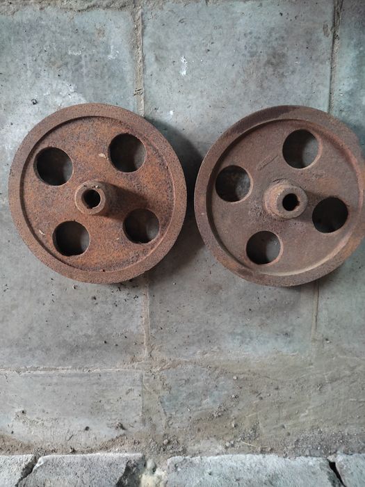 Шкивы чугунные 2-х ручейные.