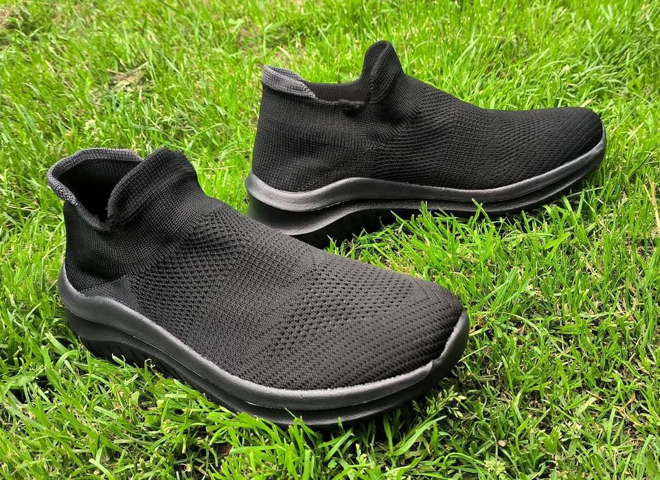 Чоловічі кросівки, літні сліпони