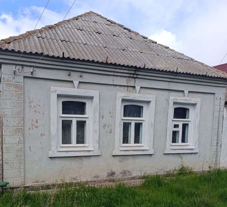 Продаю будинок 6 военна 4 кімнати,