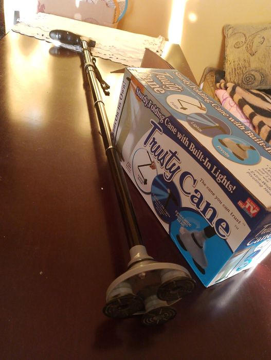 Składana laska inwalidzka dla osób starszych z lampką LED-Trusty CANE