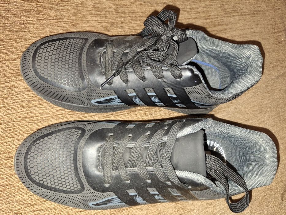 Кросівки , кроси