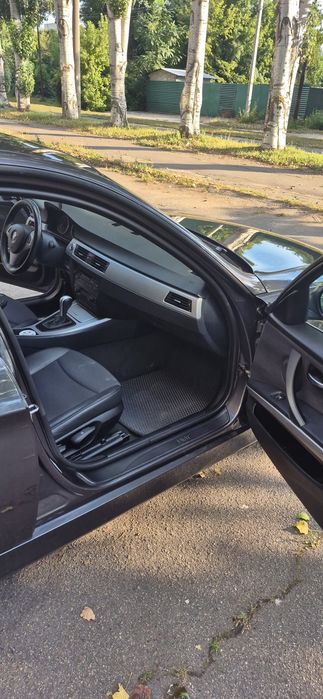 BMW E90 2.0 automatic